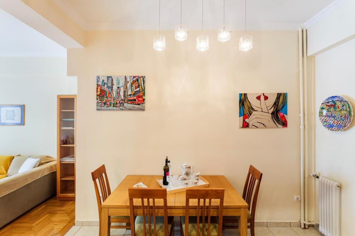 Athens Strawberry Hideaway - City Chic Retreat מראה חיצוני תמונה