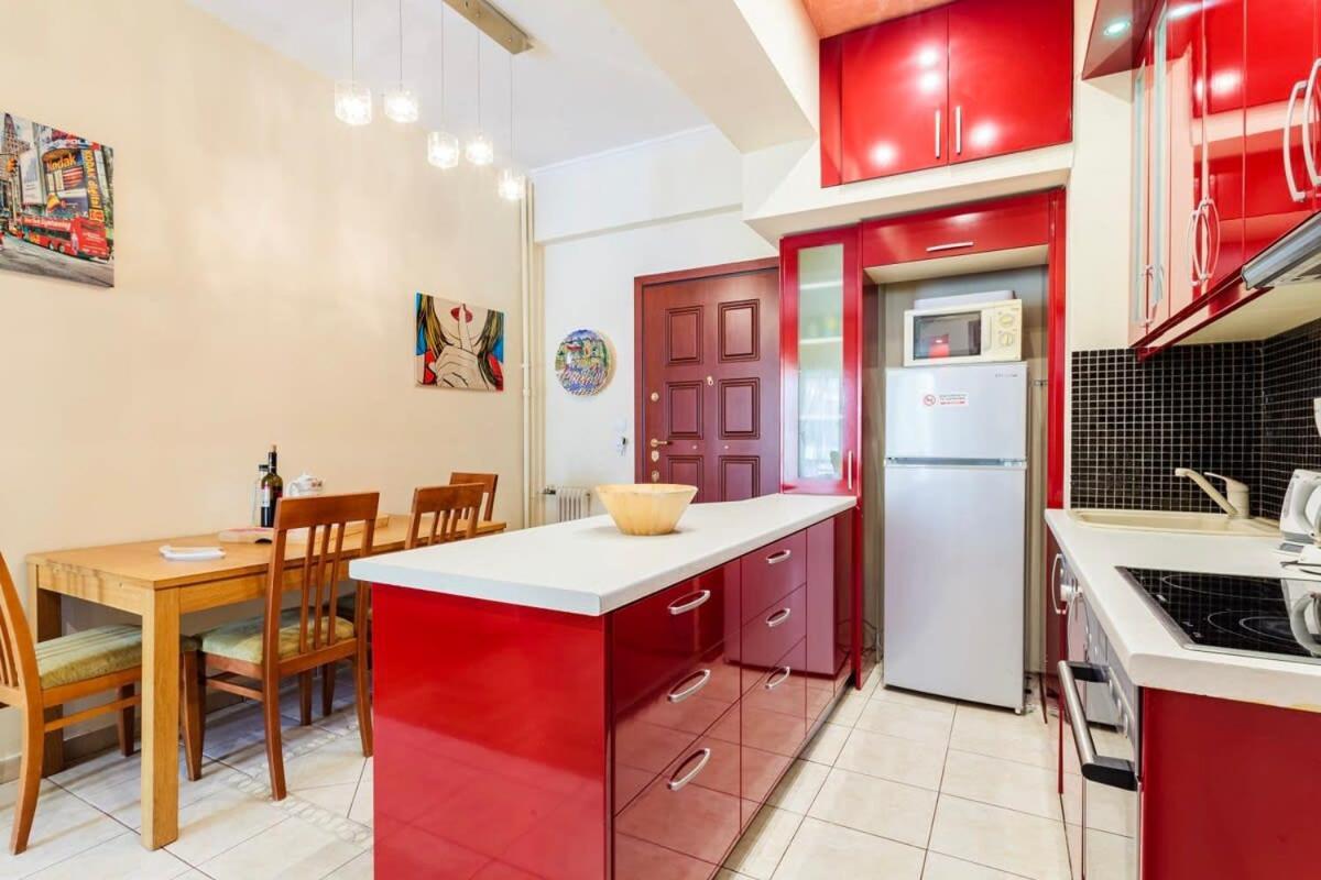 Athens Strawberry Hideaway - City Chic Retreat מראה חיצוני תמונה
