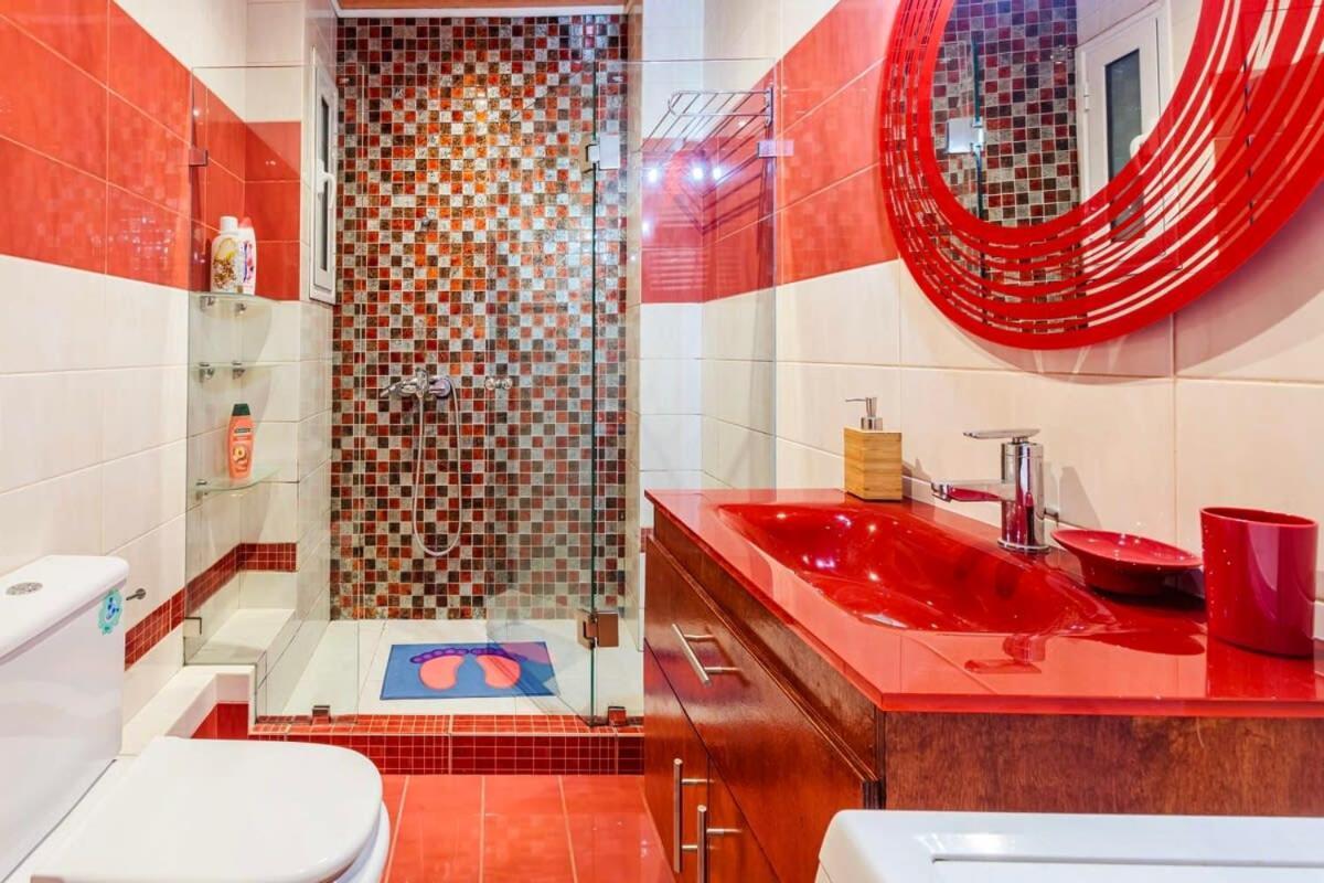 Athens Strawberry Hideaway - City Chic Retreat מראה חיצוני תמונה