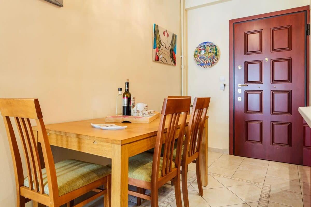 Athens Strawberry Hideaway - City Chic Retreat מראה חיצוני תמונה
